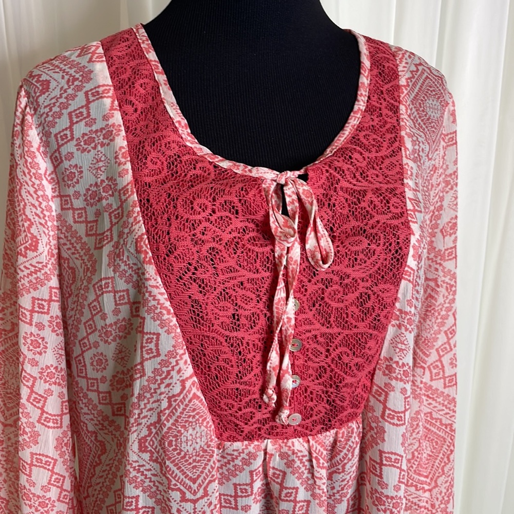 Coral/Beige Print Top by No Boundaries, size XL (15-17) - Picture 2 of 4